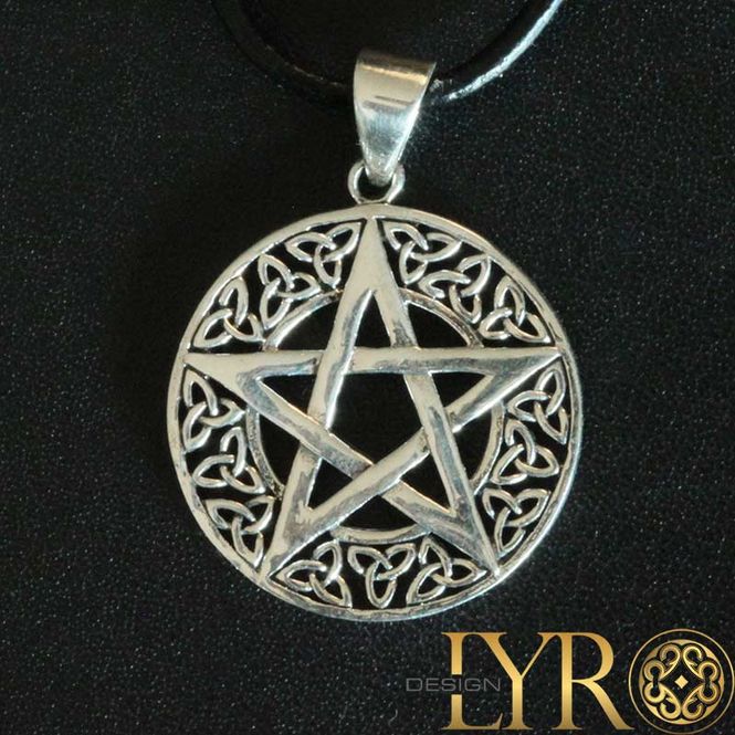 Hovedbilde Pentagram med Trikvetraer - Sølvanheng