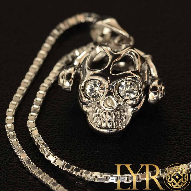 Funky Skull - Sølvanheng
