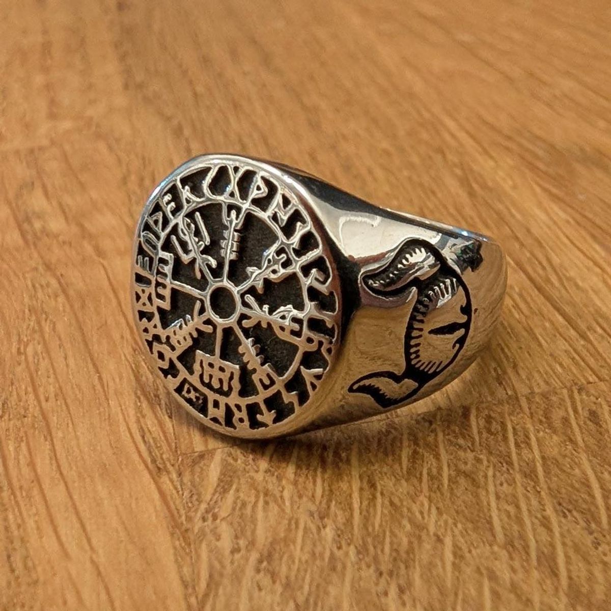 Vegvisir med runesirkel - Stålring