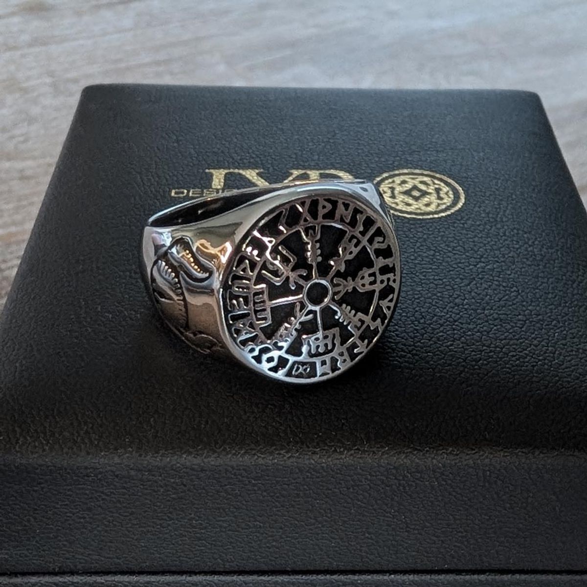 Vegvisir med runesirkel - Stålring