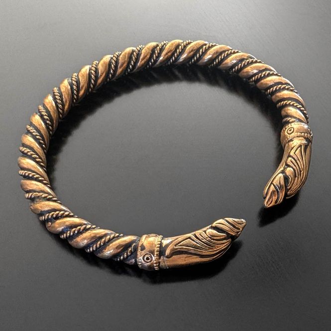 Hovedbilde Vikingarmring Ravnehoder - Bronse