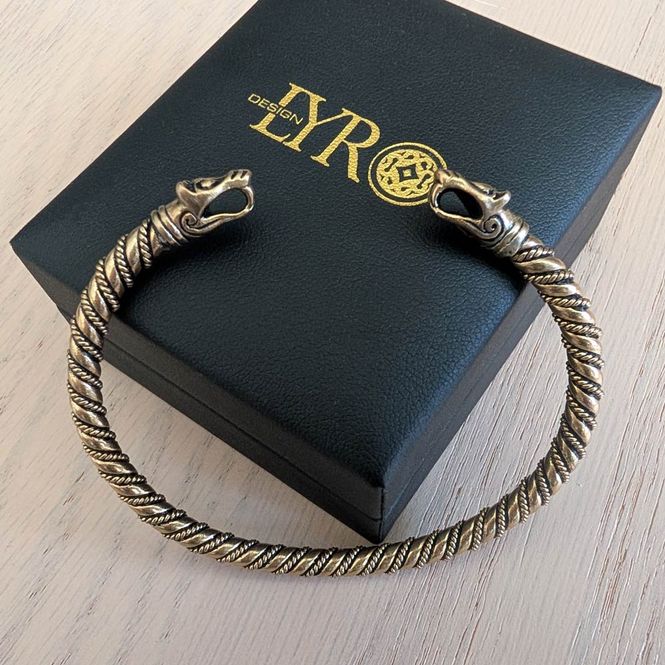 Hovedbilde Vikingarmring Ulvehoder - Bronse